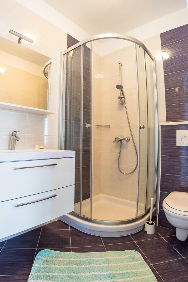 Apartmani Fides Lumbarda Rom bilde